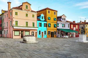 Italia Prints: Italy, Venice, Burano, colorful houses