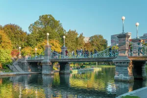 Massachusetts, Boston, Public Garden suspension bridge