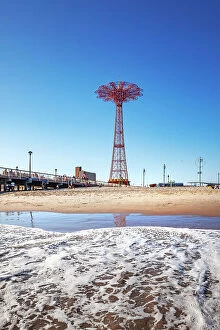 Images Dated 21st September 2018: New York City, Brooklyn, Coney Island, beach