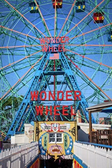 Images Dated 21st September 2018: New York City, Brooklyn, Coney Island, Luna Park, Wonder Wheel