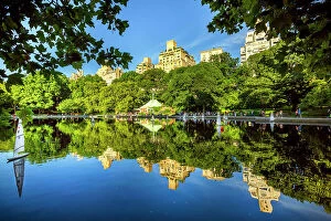 Images Dated 5th December 2023: New York City, Central Park Boat Pond Conservatory Water