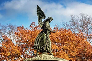 Images Dated 23rd November 2020: New York City, Central Park, Manhattan, Angel of the Waters fountain in Autumn, foliage