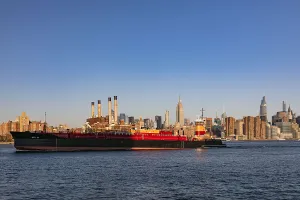 Boat Prints: New York City, East River view from Williamsburg, Brooklyn