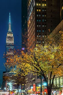 Images Dated 6th December 2023: New York City, Manhattan, Empire State Building at night