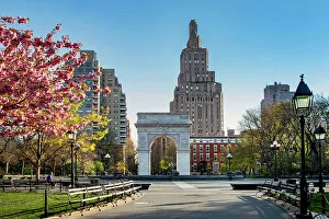 Spring Prints: New York City, Manhattan, Greenwich Village, Washington Square Park, Arch