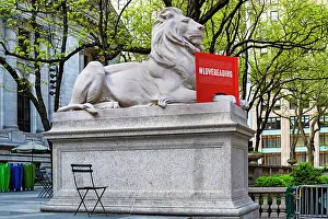 Icon Prints: New York City, Manhattan, NY Public Library, Fortitude Lion Statue