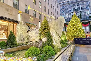 Waterfountain Prints: NYC, Rockefeller Center, Christmas Tree And Angels