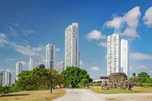 Images Dated 29th January 2020: Panama, View from Panama Viejo, Avenida Cincuentenario