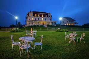 Coast Prints: Rhode Island, Block Island, Home in front of Spring House Hotel