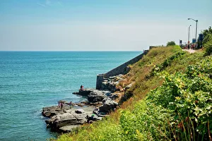 Holidaymaker Prints: Rhode Island, Newport, People at the Forty Steps leading to Cliff Walk