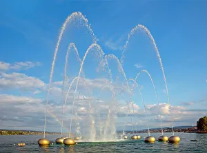 Waterfountain Prints: Switzerland, Zurich, Water fountain on Lake Zurich