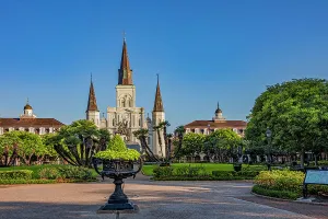 USA, Louisiana, New Orleans, French Quarter, Plaza De Armas, with St. Louis Cathedral in back