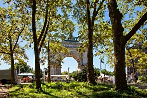 Inner City Prints: USA, NYC, Brooklyn, Grand Army Plaza, Soldiers and Sailors Arch, greenmarket