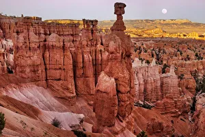 Utah, Bryce Canyon National Park, Colorado Plateau, View from Sunset Point to Thor's Hammer
